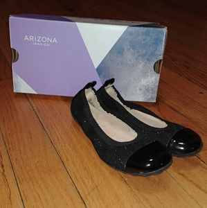 Little Girl Black flats sz 12 nwot